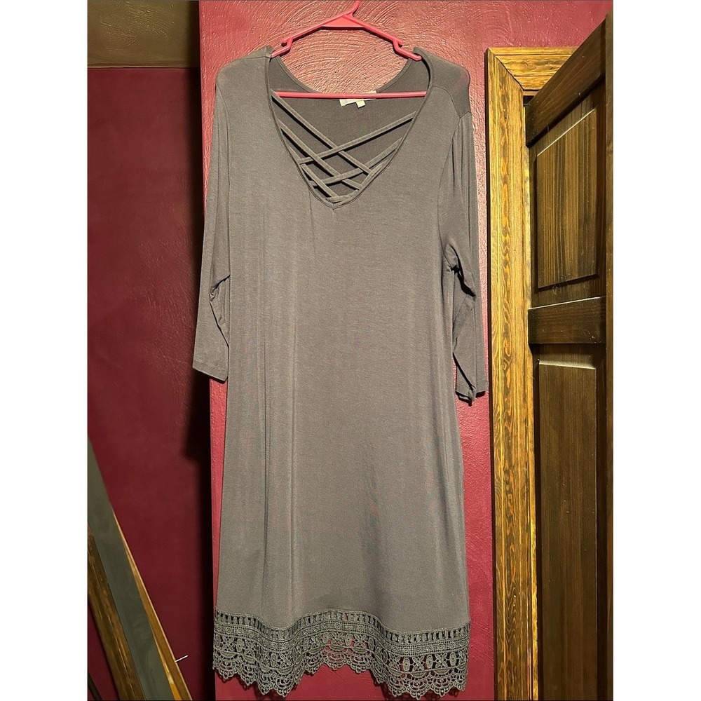 Simply Southern Womens Gray Lattice V-Neck Crochet Lace Hem Dress Size Large‎